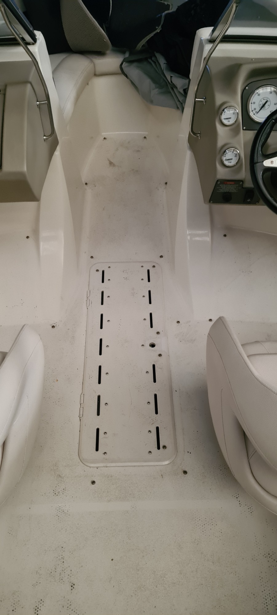Larson Senza 206, Cockpit vorher