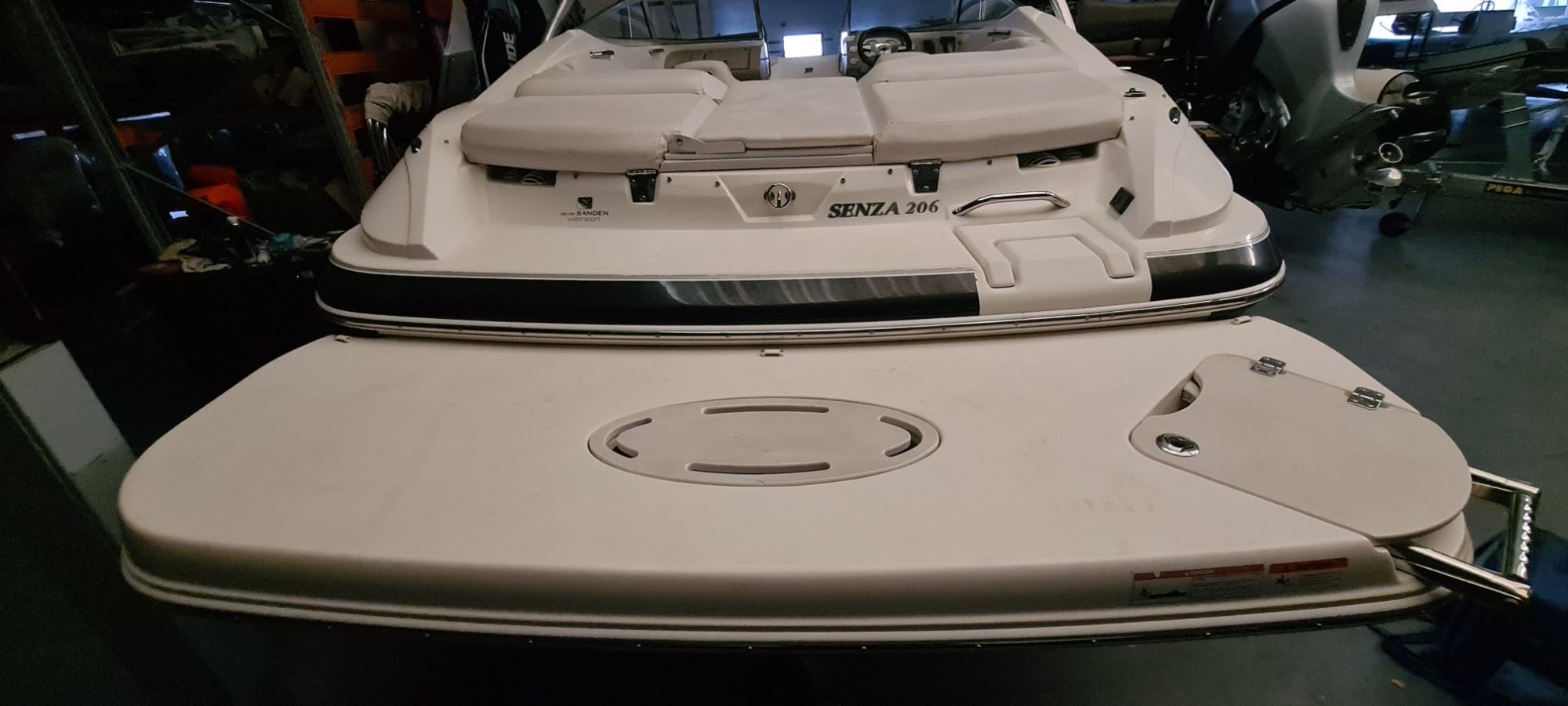 Larson Senza 206, Badeplattform vorher