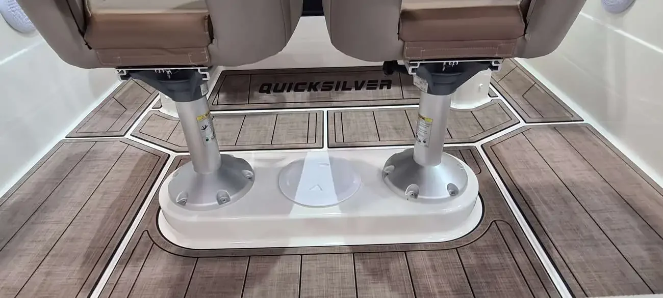 KENYU EVA-Boden im Cockpit einer Quicksilver