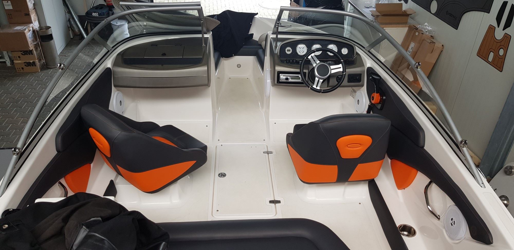 Regal 1900 LE Bowrider, Cockpit vorher
